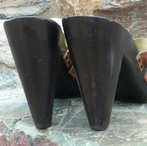 Jessica Simpson Leather Clogs - Picture 4 of 5